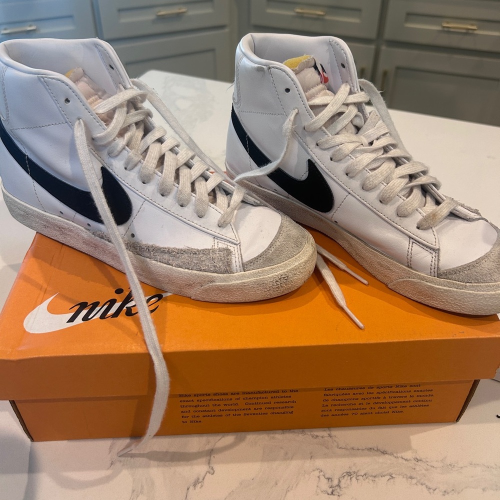 Nike Blazer Mid '77 Sneakers Shoes White Black BQ6806-100 Men's Size 10 CLEAN
